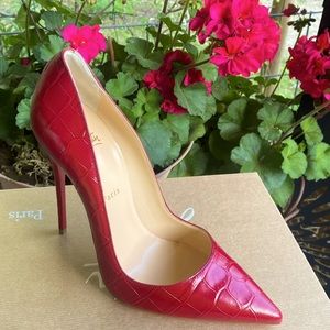 BRAND NEW Christian Louboutin crocodile skin leather pumps
